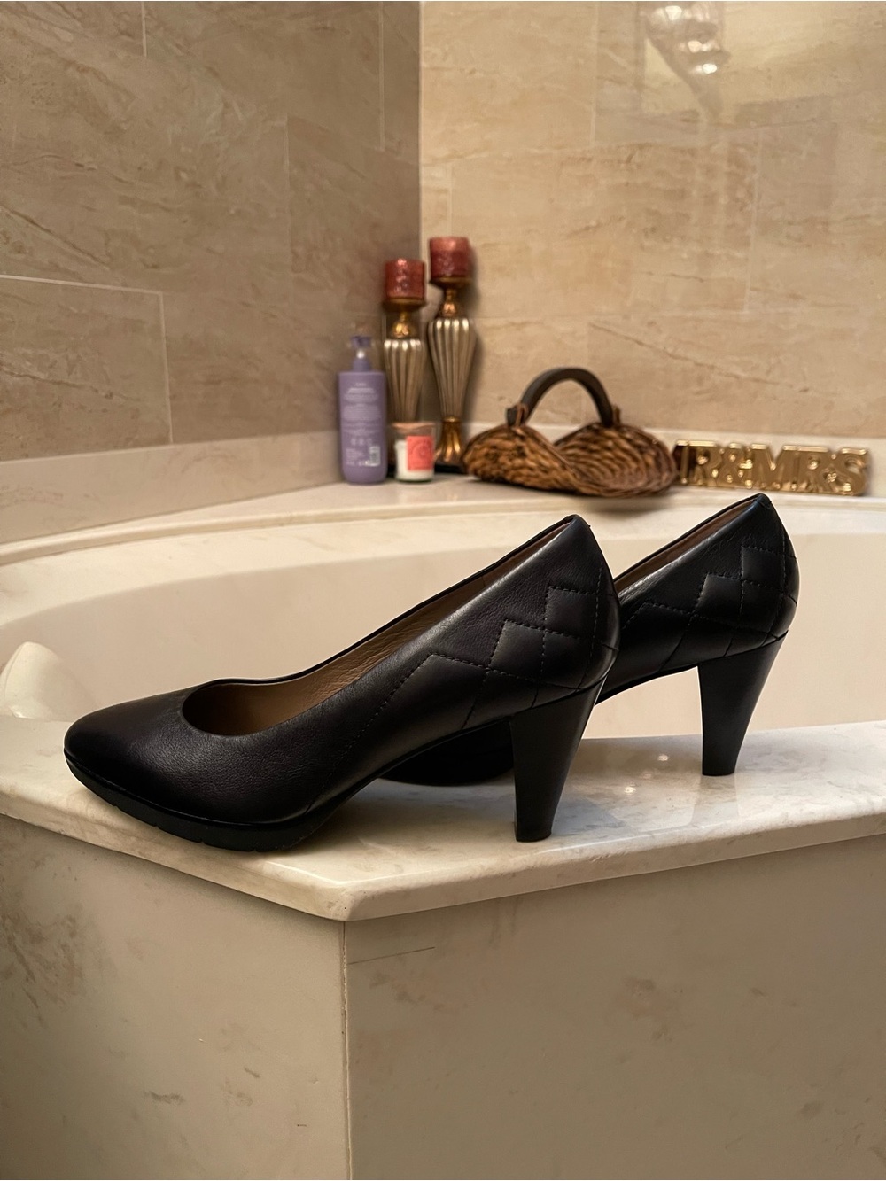 Ecco Black Quilted Mid-Heel Pumps for Women